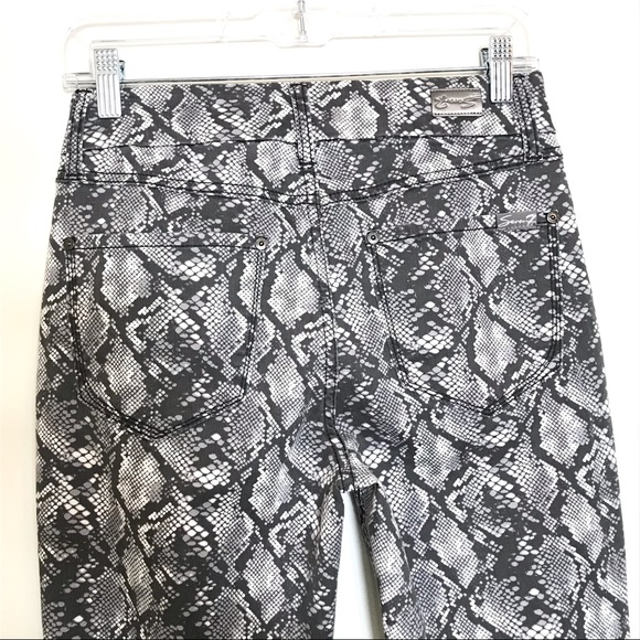 SEVEN7 Tummyless High Rise Snake Skin Print Skinny Jeans - Picture 5 of 9